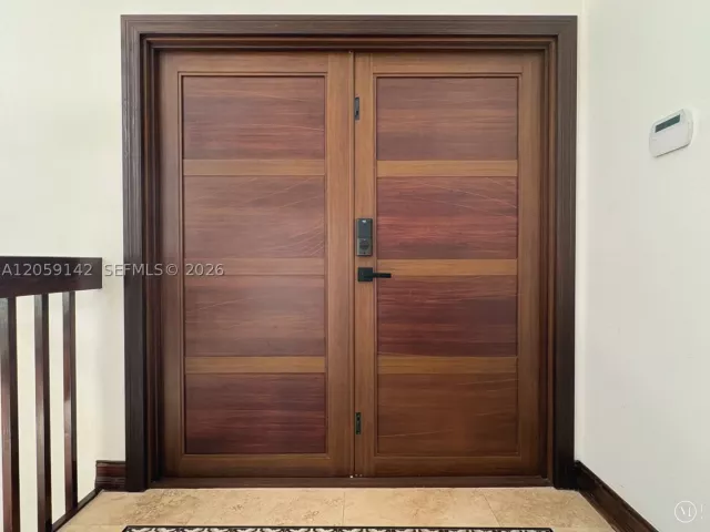 6-bedroom home for rent in Miami - 6610 SW 104th Ct - MondialRealty