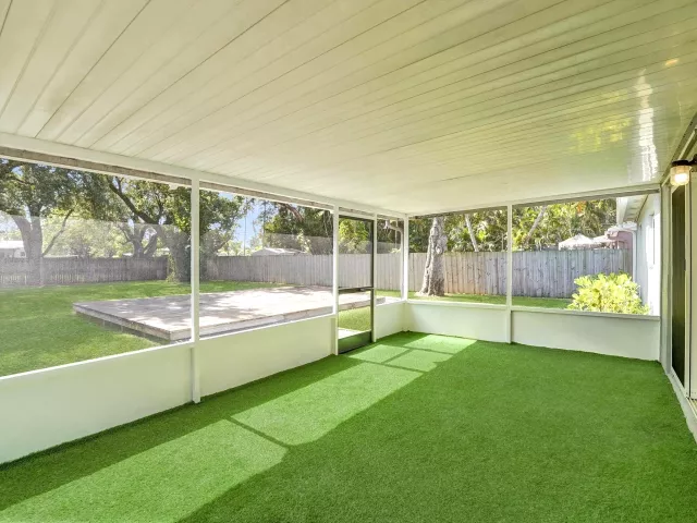 3-bedroom home for rent in Fort Lauderdale - 300 SW 19TH Avenue - MondialRealty