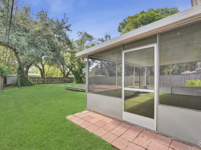 3-bedroom home for rent in Fort Lauderdale - 300 SW 19TH Avenue - MondialRealty