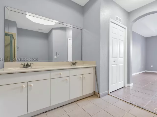 3-bedroom home for sale in Miami - 16673 SW 78 Terrace - MondialRealty
