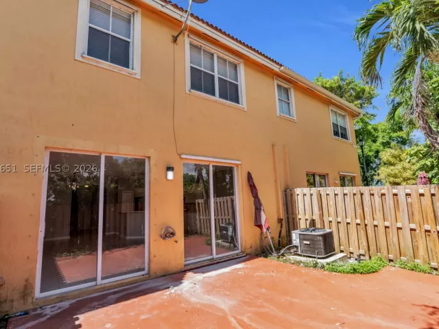 3-bedroom home for sale in Miami - 16673 SW 78 Terrace - MondialRealty