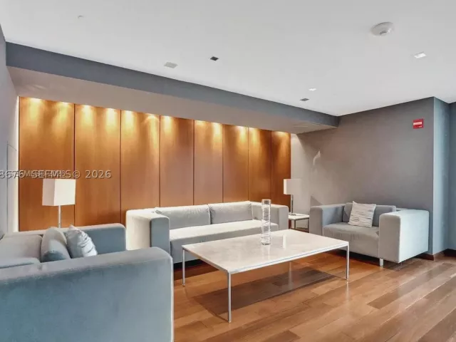 2-bedroom condo for sale in Miami - 325 S Biscayne Blvd 3314 - MondialRealty