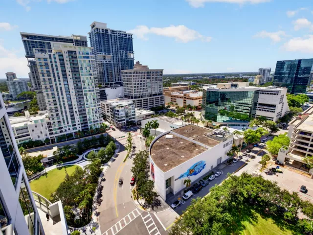 2-bedroom condo for rent in Fort Lauderdale - 100 E Las Olas Boulevard 1902 - MondialRealty