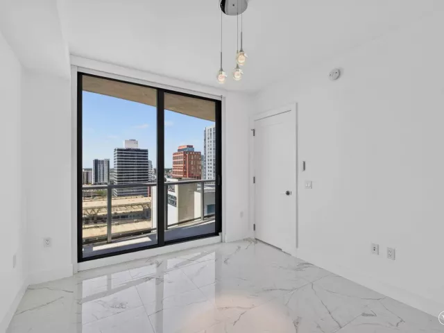 2-bedroom condo for rent in Fort Lauderdale - 100 E Las Olas Boulevard 1902 - MondialRealty