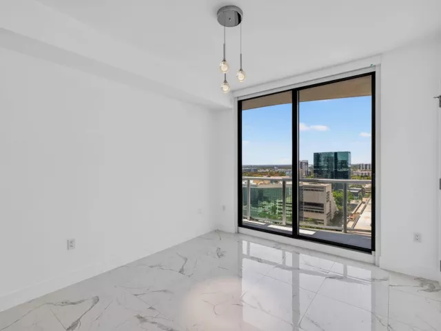 2-bedroom condo for rent in Fort Lauderdale - 100 E Las Olas Boulevard 1902 - MondialRealty