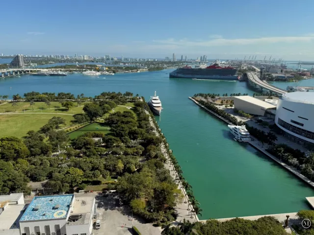 1-bedroom condo for rent in Miami - 900 Biscayne Boulevard 2807 - MondialRealty