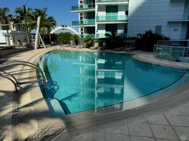 1-bedroom condo for rent in Miami - 900 Biscayne Boulevard 2807 - MondialRealty