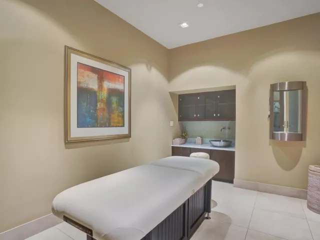 2-bedroom condo for sale in Fort Lauderdale - 2821 N Ocean Boulevard 1106S - MondialRealty