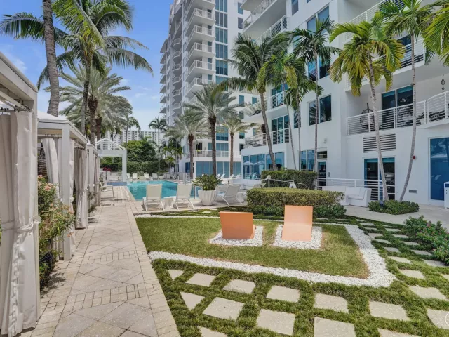 2-bedroom condo for sale in Fort Lauderdale - 2821 N Ocean Boulevard 1106S - MondialRealty