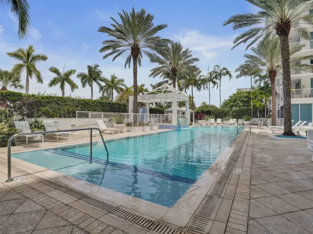 2-bedroom condo for sale in Fort Lauderdale - 2821 N Ocean Boulevard 1106S - MondialRealty