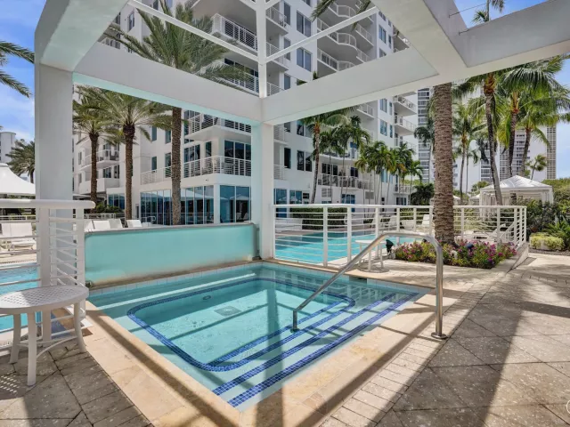 2-bedroom condo for sale in Fort Lauderdale - 2821 N Ocean Boulevard 1106S - MondialRealty