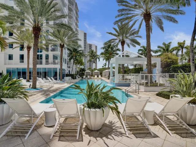 2-bedroom condo for sale in Fort Lauderdale - 2821 N Ocean Boulevard 1106S - MondialRealty