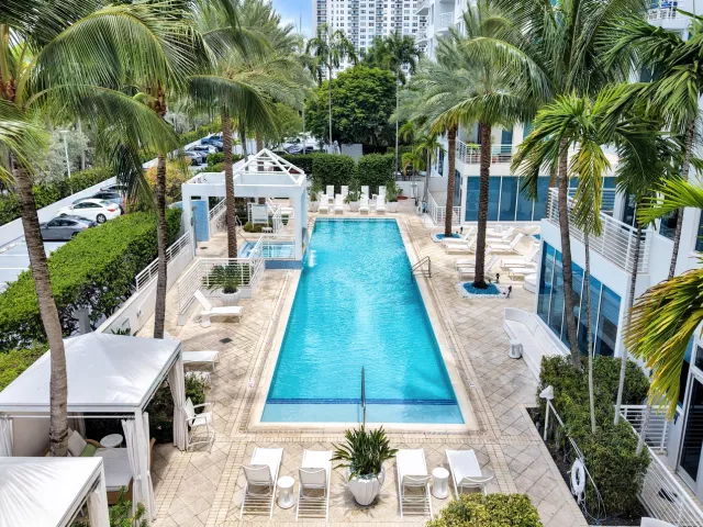 2-bedroom condo for sale in Fort Lauderdale - 2821 N Ocean Boulevard 1106S - MondialRealty