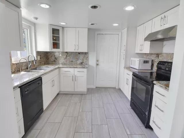 4-bedroom home for sale in Boca Raton - 2233 NW 3rd Avenue - MondialRealty