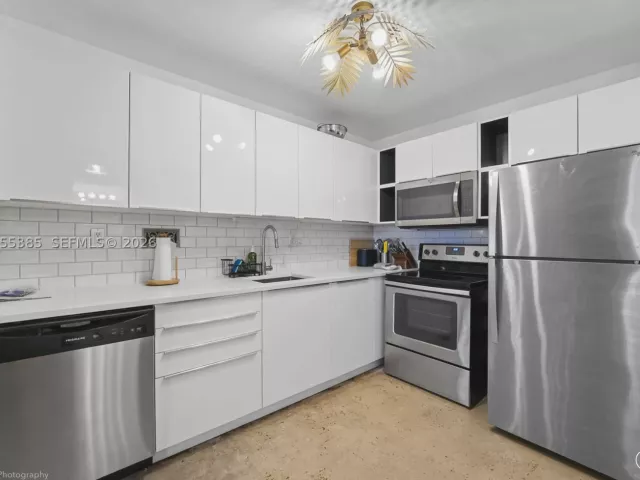 condo for sale in Miami Beach - 2301 Collins Ave 522 - MondialRealty