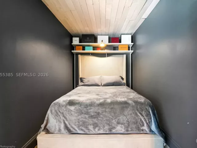 condo for sale in Miami Beach - 2301 Collins Ave 522 - MondialRealty