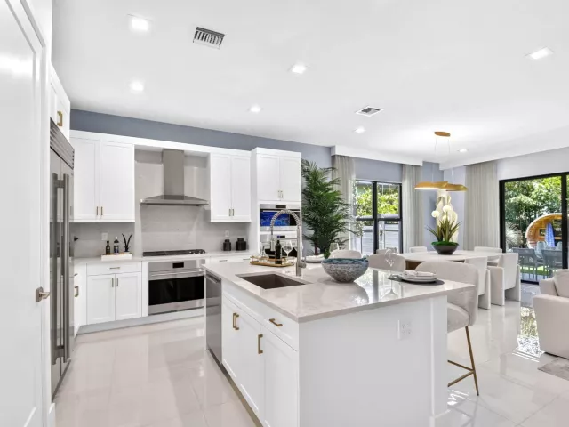 3-bedroom home for sale in West Palm Beach - 415 42nd Street - MondialRealty