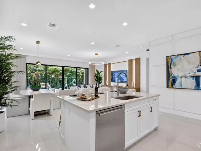 3-bedroom home for sale in West Palm Beach - 415 42nd Street - MondialRealty