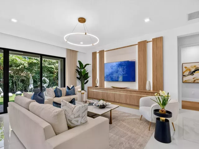 3-bedroom home for sale in West Palm Beach - 415 42nd Street - MondialRealty