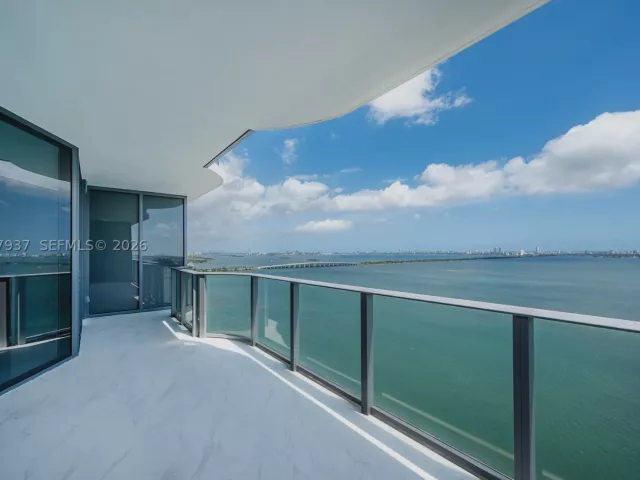 2-bedroom condo for rent in Miami - 700 NE 24th St 2502 - MondialRealty