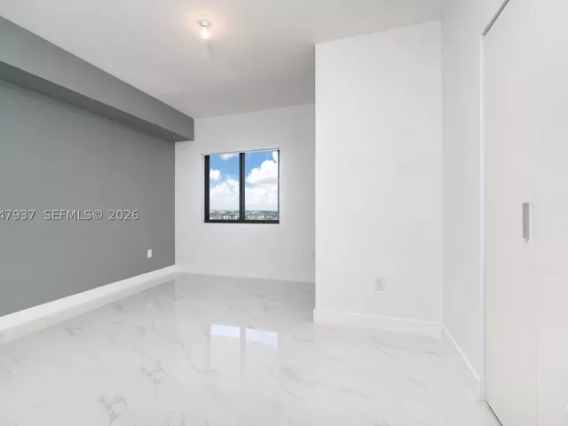 2-bedroom condo for rent in Miami - 700 NE 24th St 2502 - MondialRealty