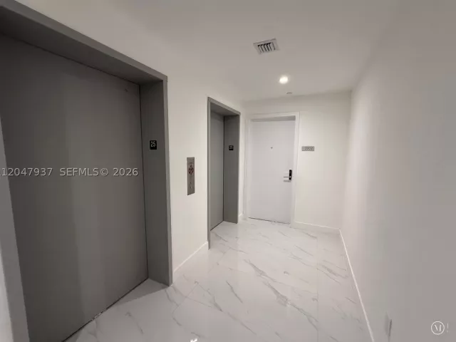 2-bedroom condo for rent in Miami - 700 NE 24th St 2502 - MondialRealty