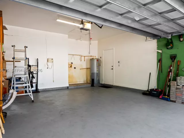4-bedroom home for rent in Homestead - 10770 SW 245th St 10770 - MondialRealty