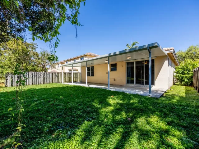 4-bedroom home for rent in Homestead - 10770 SW 245th St 10770 - MondialRealty