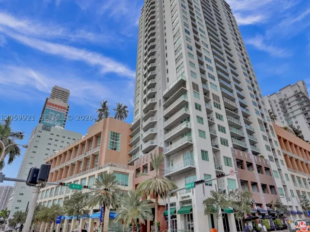 2-bedroom condo for rent in Miami - 244 Biscayne Blvd 3409 - MondialRealty