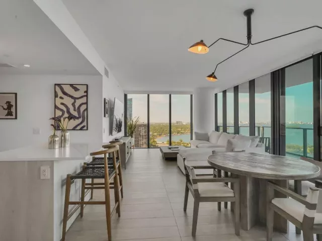3-bedroom condo for sale in Miami - 3131 NE 7th Avenue 2206 - MondialRealty