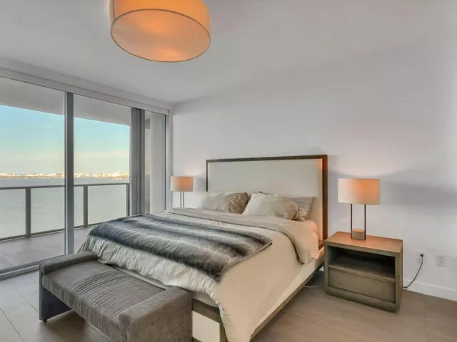 3-bedroom condo for sale in Miami - 3131 NE 7th Avenue 2206 - MondialRealty