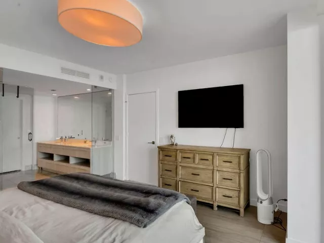 3-bedroom condo for sale in Miami - 3131 NE 7th Avenue 2206 - MondialRealty