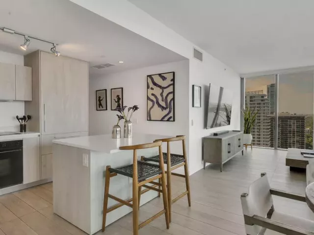 3-bedroom condo for sale in Miami - 3131 NE 7th Avenue 2206 - MondialRealty