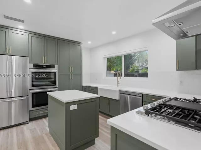 2-bedroom home for rent in Hollywood - 110 N 16th Ave 0 - MondialRealty