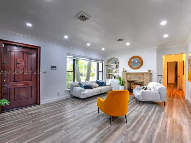2-bedroom home for rent in Hollywood - 110 N 16th Ave 0 - MondialRealty