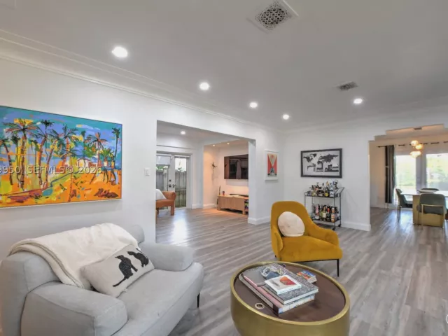 2-bedroom home for rent in Hollywood - 110 N 16th Ave 0 - MondialRealty