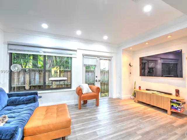 2-bedroom home for rent in Hollywood - 110 N 16th Ave 0 - MondialRealty