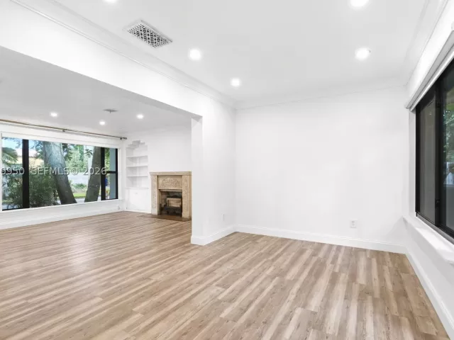 2-bedroom home for rent in Hollywood - 110 N 16th Ave 0 - MondialRealty