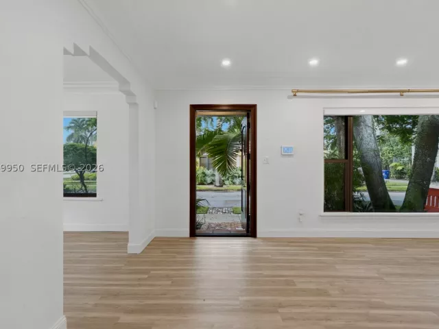 2-bedroom home for rent in Hollywood - 110 N 16th Ave 0 - MondialRealty