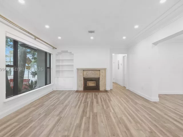 2-bedroom home for rent in Hollywood - 110 N 16th Ave 0 - MondialRealty