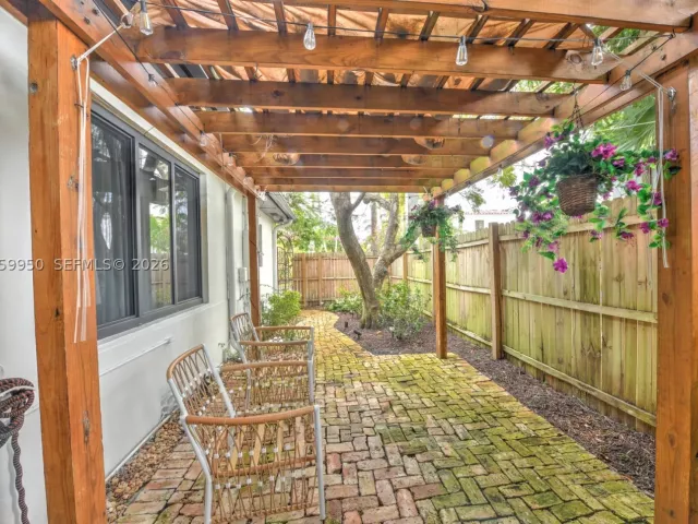 2-bedroom home for rent in Hollywood - 110 N 16th Ave 0 - MondialRealty