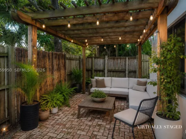 2-bedroom home for rent in Hollywood - 110 N 16th Ave 0 - MondialRealty