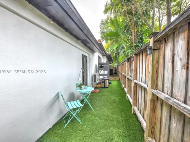 2-bedroom home for rent in Hollywood - 110 N 16th Ave 0 - MondialRealty