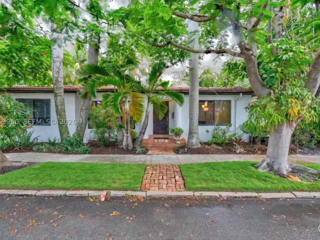 2-bedroom home for rent in Hollywood - 110 N 16th Ave 0 - MondialRealty
