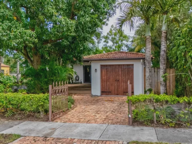 2-bedroom home for rent in Hollywood - 110 N 16th Ave 0 - MondialRealty