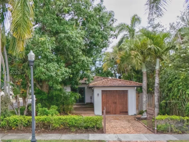 2-bedroom home for rent in Hollywood - 110 N 16th Ave 0 - MondialRealty