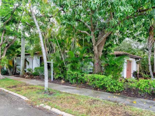 2-bedroom home for rent in Hollywood - 110 N 16th Ave 0 - MondialRealty