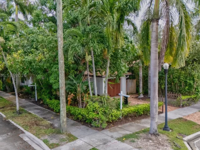 2-bedroom home for rent in Hollywood - 110 N 16th Ave 0 - MondialRealty