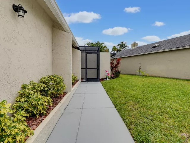 3-bedroom home for sale in Boca Raton - 9123 PINE SPRINGS Drive - MondialRealty