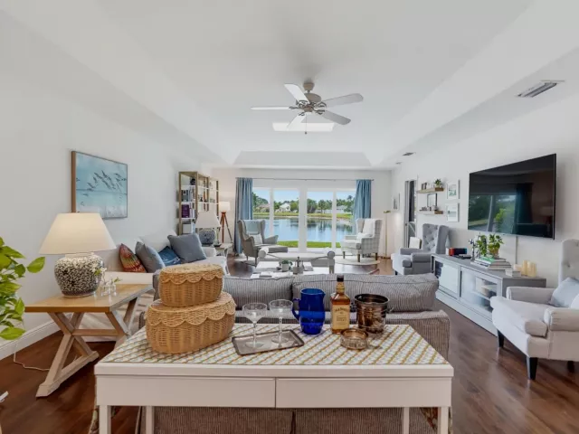 3-bedroom home for sale in Boca Raton - 9123 PINE SPRINGS Drive - MondialRealty